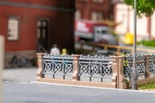 Faller 180426 - H0 - Villenzaun, grau, 1936 mm